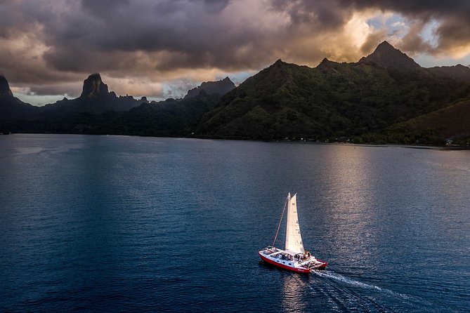 Sunset Cruise : Moorea Sailing on a Catamaran named Taboo - Why two hours and 20 minutes works well on Moorea