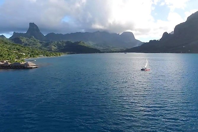 Sunset Cruise : Moorea Sailing on a Catamaran named Taboo - Ōpūnohu Bay and Moorea’s island stories