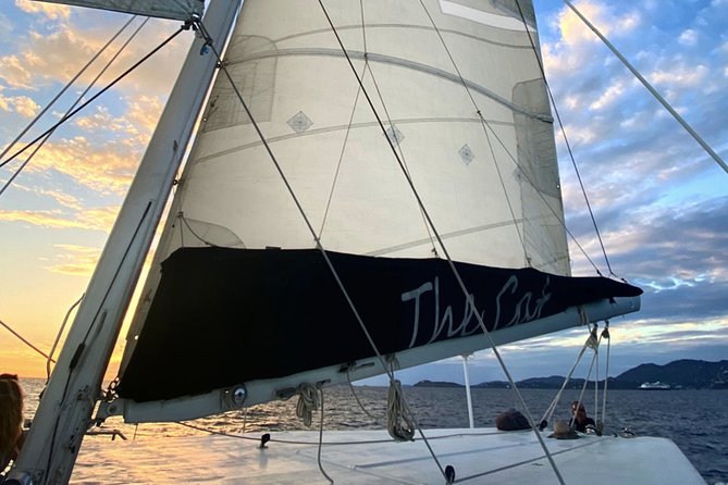 Sunset & Harbor Lights Dinner Sail from the Marriott's Frenchman's Cove - The open bar and the evening mood