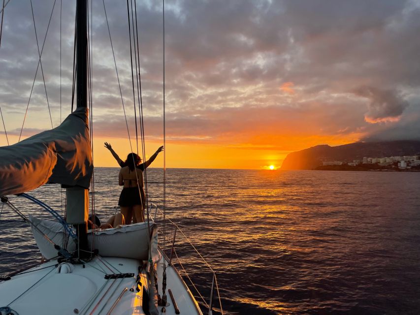 Sunset on a sailing boat - Key points at a glance