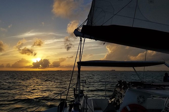 Sunset Sail in Miami: Complimentary Champagne Toast - What the two hours feel like