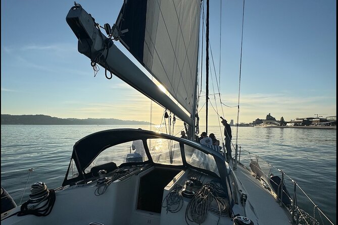 Sunset sailboat tour in Lisbon with green wine - Cais do Sodré and Terreiro do Paço from the Tagus