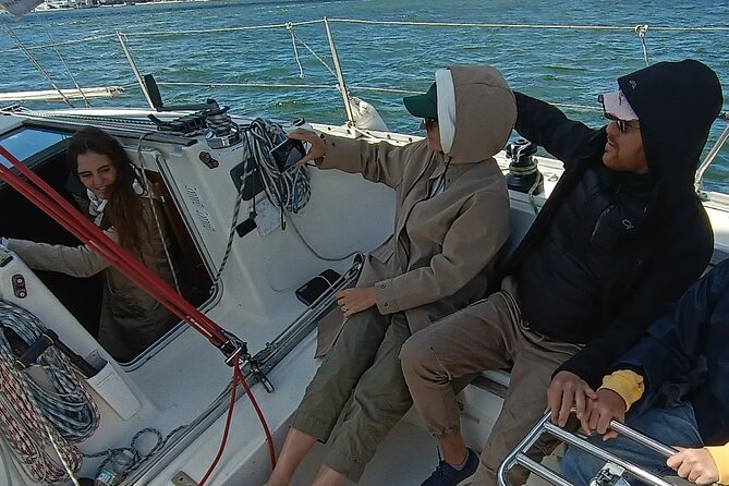 Sunset sailing boat trip in Lisbon with snacks - What comes with the sailing