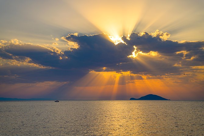 Sunset Sailing Cruise Halkidiki (3 hours) - Fruit, wine, and music instead of dinner