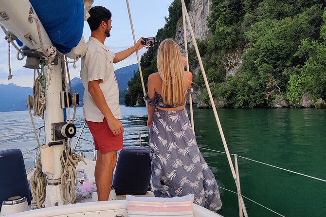Sunset sailing on lake Como with Private Skipper - The people who make the trip work