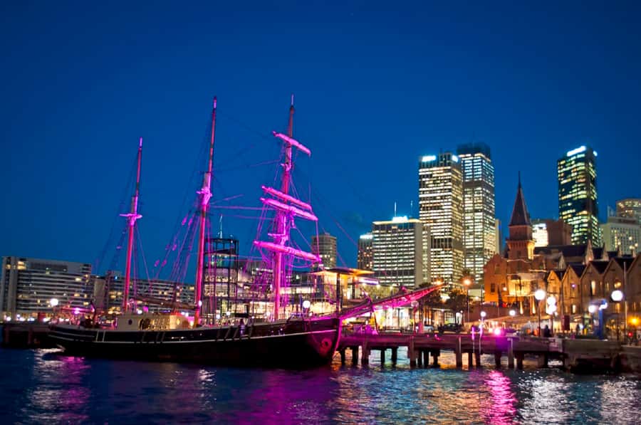 Sydney Harbour: Tall Ship Vivid Dinner Cruise - A 90-minute route through Vivid Sydney
