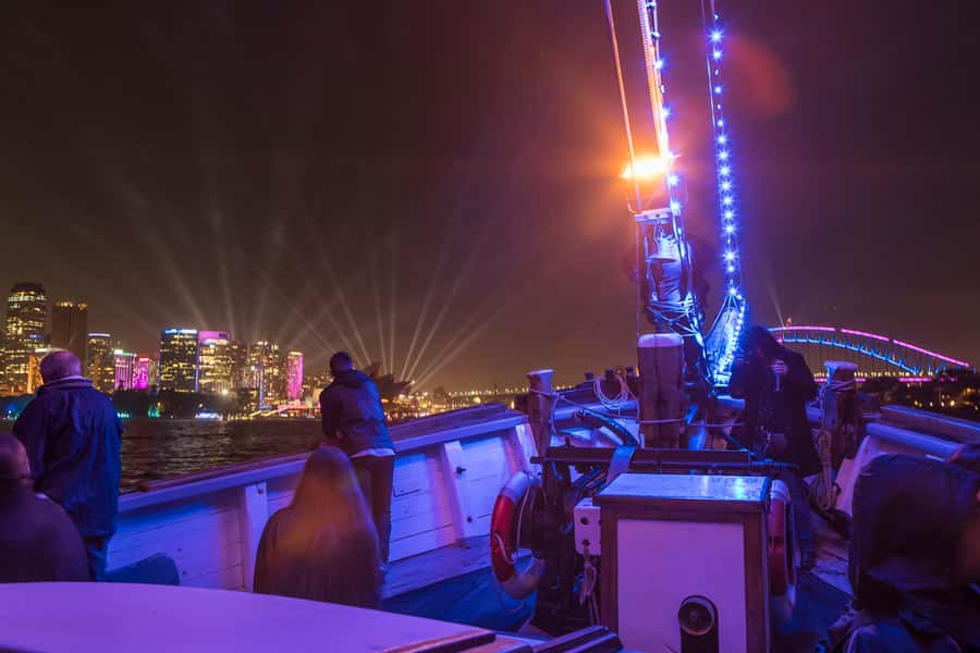 Sydney Harbour: Tall Ship Vivid Dinner Cruise - Dinner on a moving tall ship
