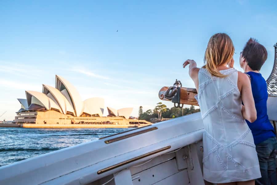 Sydney: Tall Ship Harbour Twilight Dinner Cruise - From Campbell’s Cove to open harbour views
