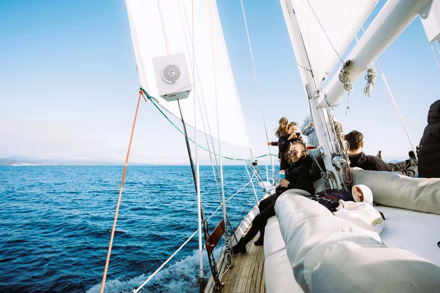 Taupō: Sail Barbary Eco Sailing to the Maori Rock Carvings - Hot drinks, BYO food, and the evening option