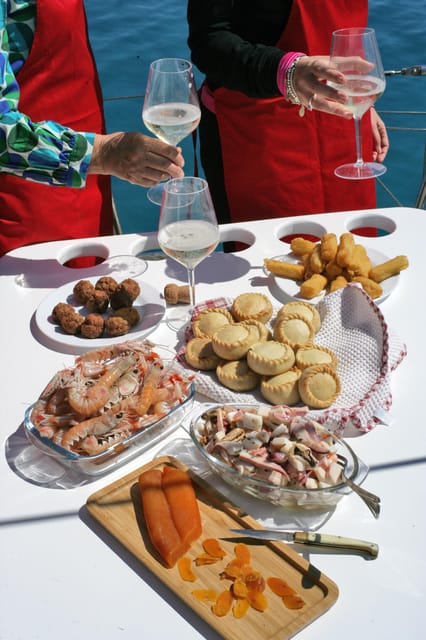 TAVOLARA TOUR WITH 15 METERS VINTAGE SAILBOAT WITH APERITIF - What the $106 price includes