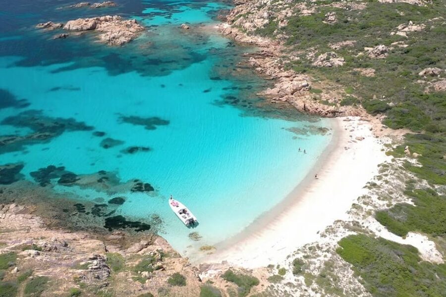 TAVOLARA TOUR WITH 15 METERS VINTAGE SAILBOAT WITH APERITIF - What makes the 15-meter Dulcemar special