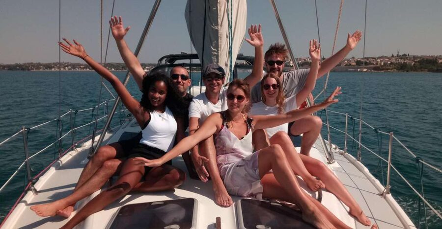 Thessaloniki: Half-Day Sailing Cruise to Shipwreck Bay - What the $112 price really includes