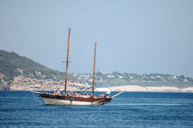 Tour of the island of Ischia in schooner - Lacco Ameno and the final swimming stop