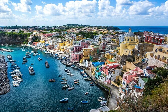 Tour of the island of Procida in a schooner - Key points to know before booking