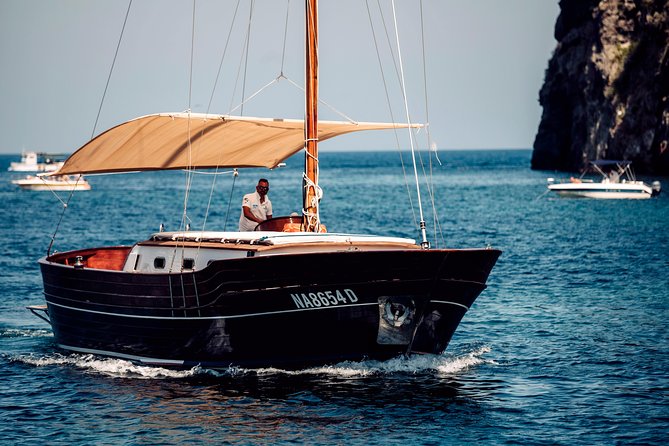 Tour of the island of Procida in a schooner - Setting out from Forio for a day on the water