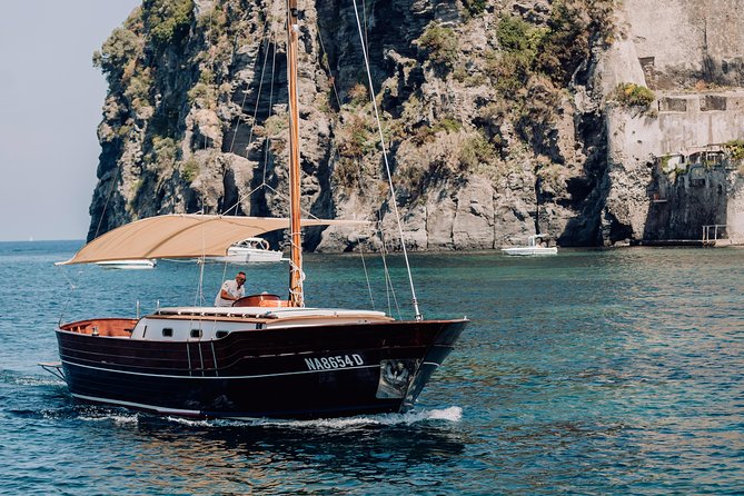 Tour of the island of Procida in a schooner - Is $81.70 a fair price?