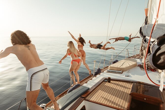 Unique 2 masts Classic Sailing Yacht in Barcelona - Key things to know before booking