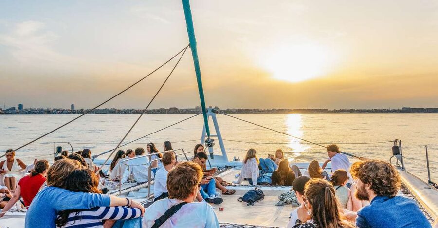 Valencia: Sailing Catamaran Cruise with Sunset Option and DJ - Sailing along Valencia’s coast