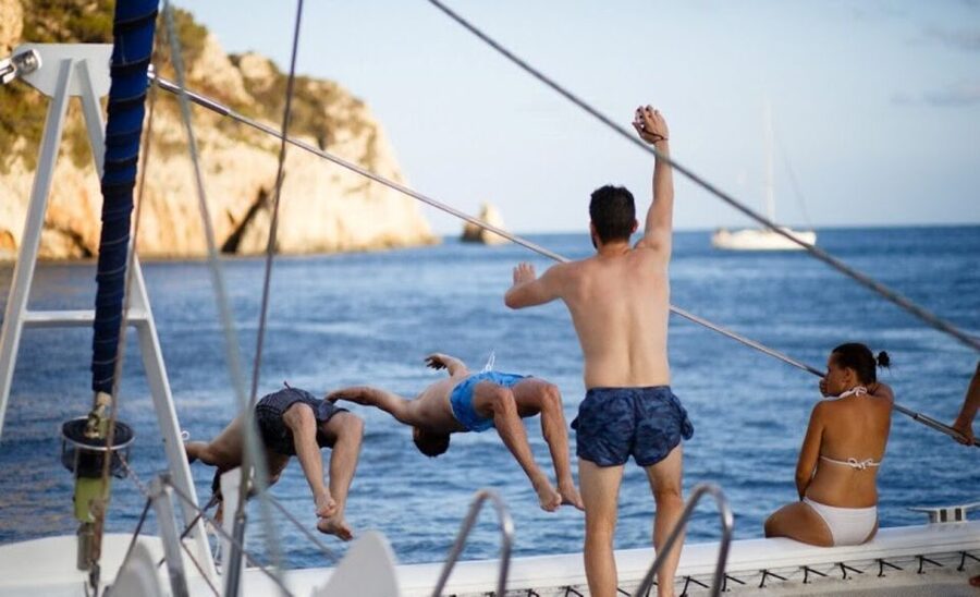 Valencia: Sailing Catamaran Cruise with Valencian Lunch - Paella Lunch on Board