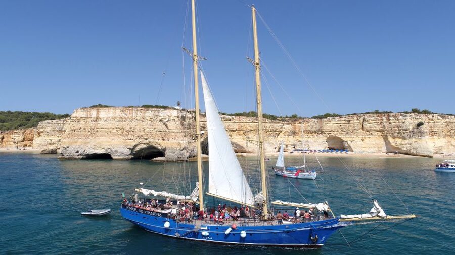 Vilamoura: Algarve Coast 3-Hour Sailing Cruise With Open Bar - Leaving Vilamoura Marina on the Schooner
