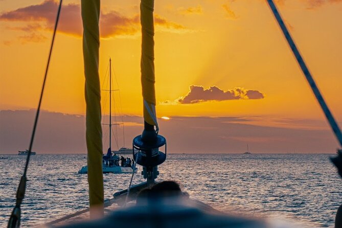 Waikiki Beach Sunset Sail - Key things to know before you book
