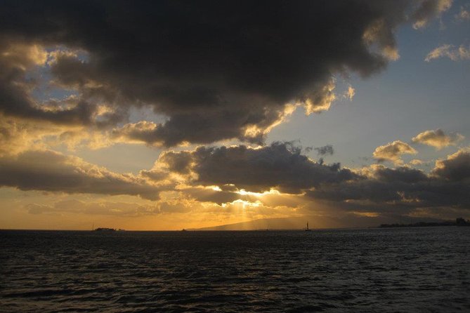 Waikoloa Signature Catamaran Sunset Sail - Waiting for the Pacific sunset