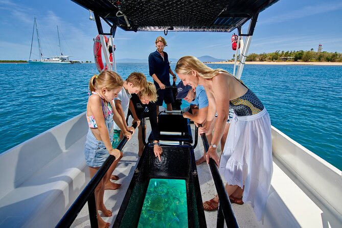 Wavedancer Low Isles Great Barrier Reef Sailing Cruise - Sailing from Port Douglas on Wavedancer