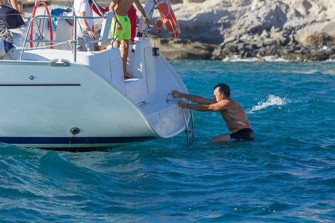Whales & Dolphins watching in exclusive sailboat - Practical details that can save you trouble