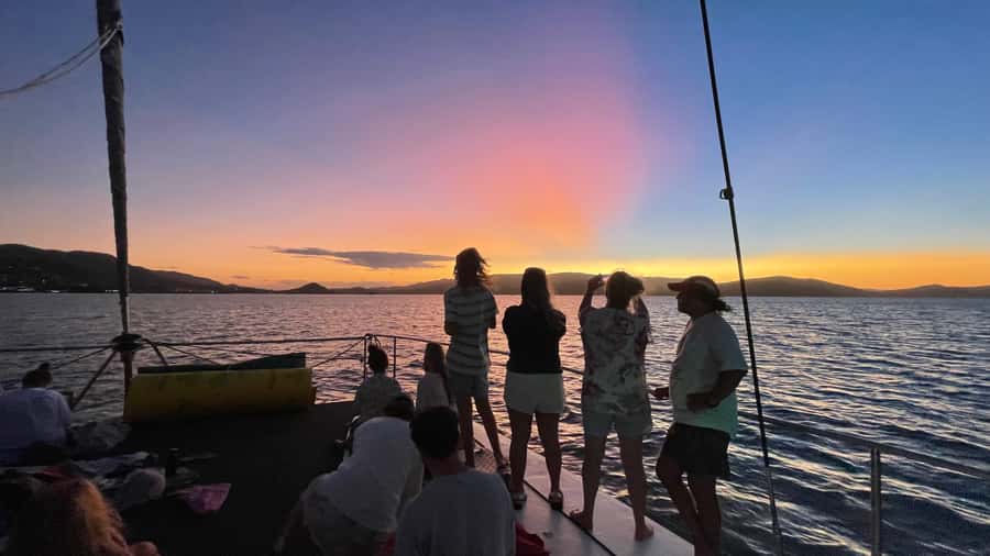 Whitsundays Sailing & Snorkelling Day Tour – All Inclusive - The sunset sail back to Airlie Beach
