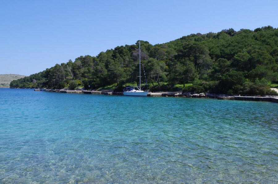 Zadar: Full-Day Sailing Trip to Kornati - Food, drinks, and the case for bringing your own lunch